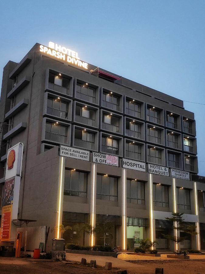 Hotel Sparsh Divine Ахмедабад Экстерьер фото